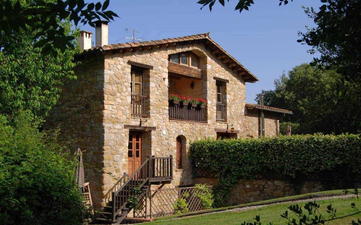 Sales de Llierca Apartment | 100 m² Apartment ∙ 3 bedrooms ∙ 8 guests