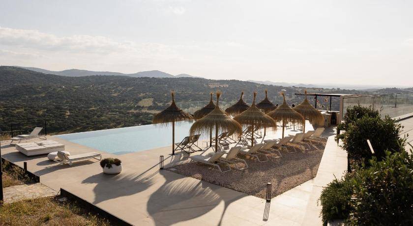 Monesterio Hotel | 1000 m² Hotel ∙ 9 bedrooms ∙ 22 guests
