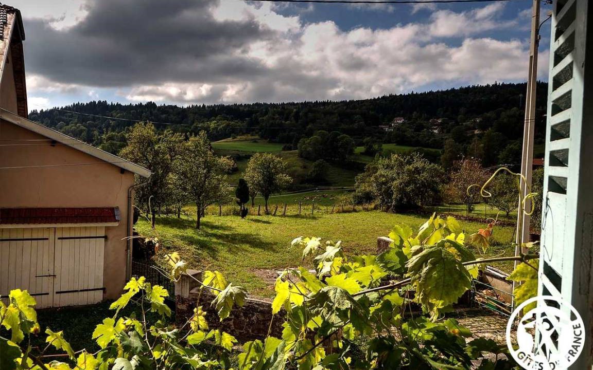 Charix House | 116 m² Gîte ∙ 4 bedrooms ∙ 6 guests