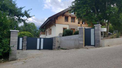 Eteaux Bed & Breakfast | 130 m² Bed and breakfast ∙ 4 bedrooms ∙ 11 guests