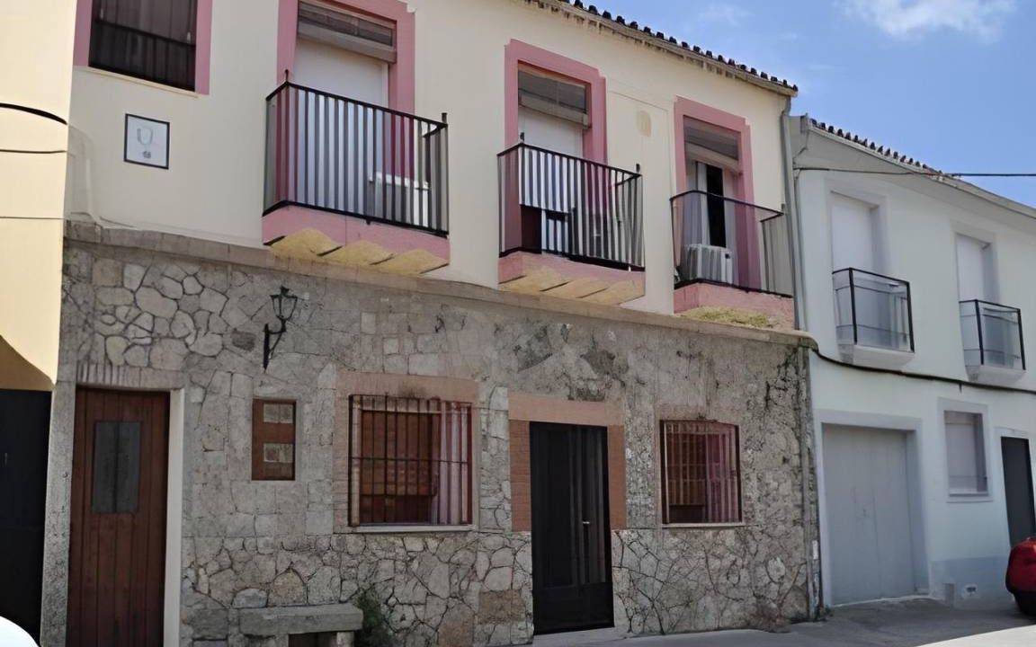 Torrejon El Rubio Apartment | 15 m² Apartment ∙ 2 bedrooms ∙ 5 guests