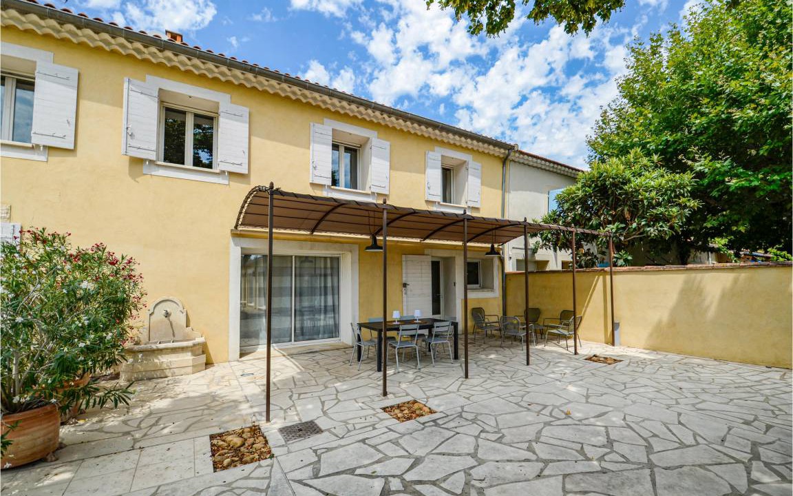 Chateauneuf-de-Gadagne House | 150 m² House ∙ 3 bedrooms ∙ 6 guests