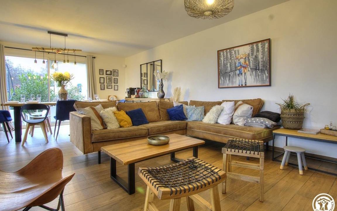 Collonges House | 154 m² Gîte ∙ 6 bedrooms ∙ 12 guests