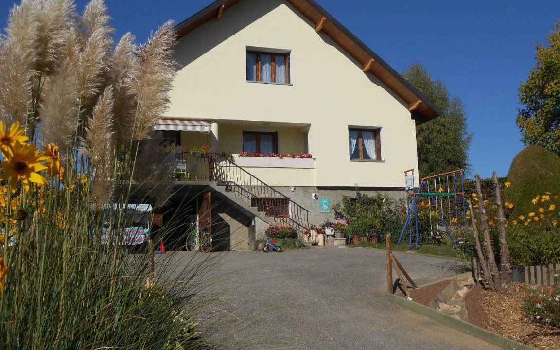 Champagne-en-Valromey House | 157 m² Gîte ∙ 4 bedrooms ∙ 10 guests