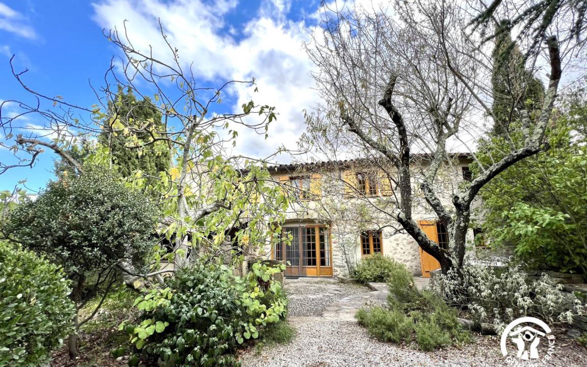 Saint-Martin-des-Puits House | 185 m² Gîte ∙ 4 bedrooms ∙ 9 guests