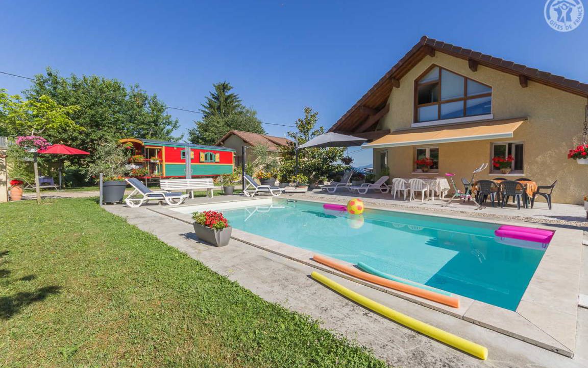 Saint-Genix-sur-Guiers House | 19 m² Gîte ∙ 1 bedroom ∙ 2 guests
