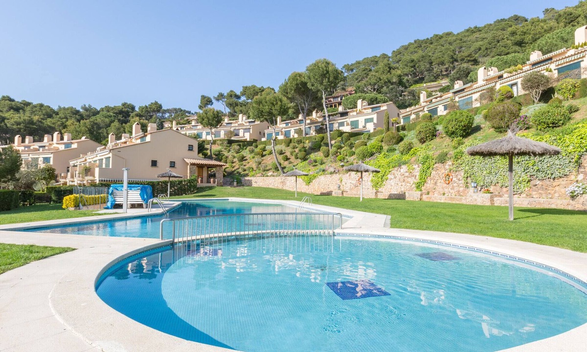 Llafranc Villa | 1SB 01 - Beautiful house with private garden and community pool near the beach of Llafranc