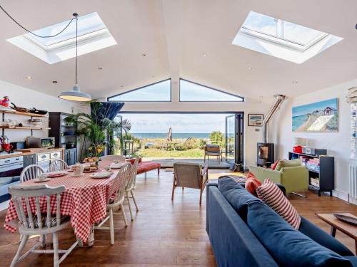 Whitstable House | 2 Bed in Whitstable oc-wcc19