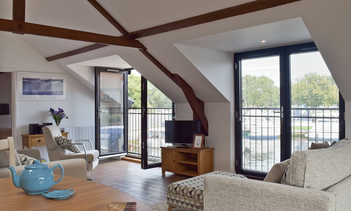 Beccles Cottage | 2 bedroom accommodation in Beccles, near Gillingham