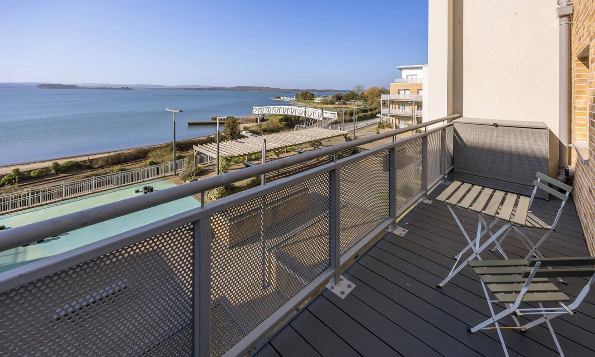 Hamworthy Apartment | 2 bedroom accommodation in Poole