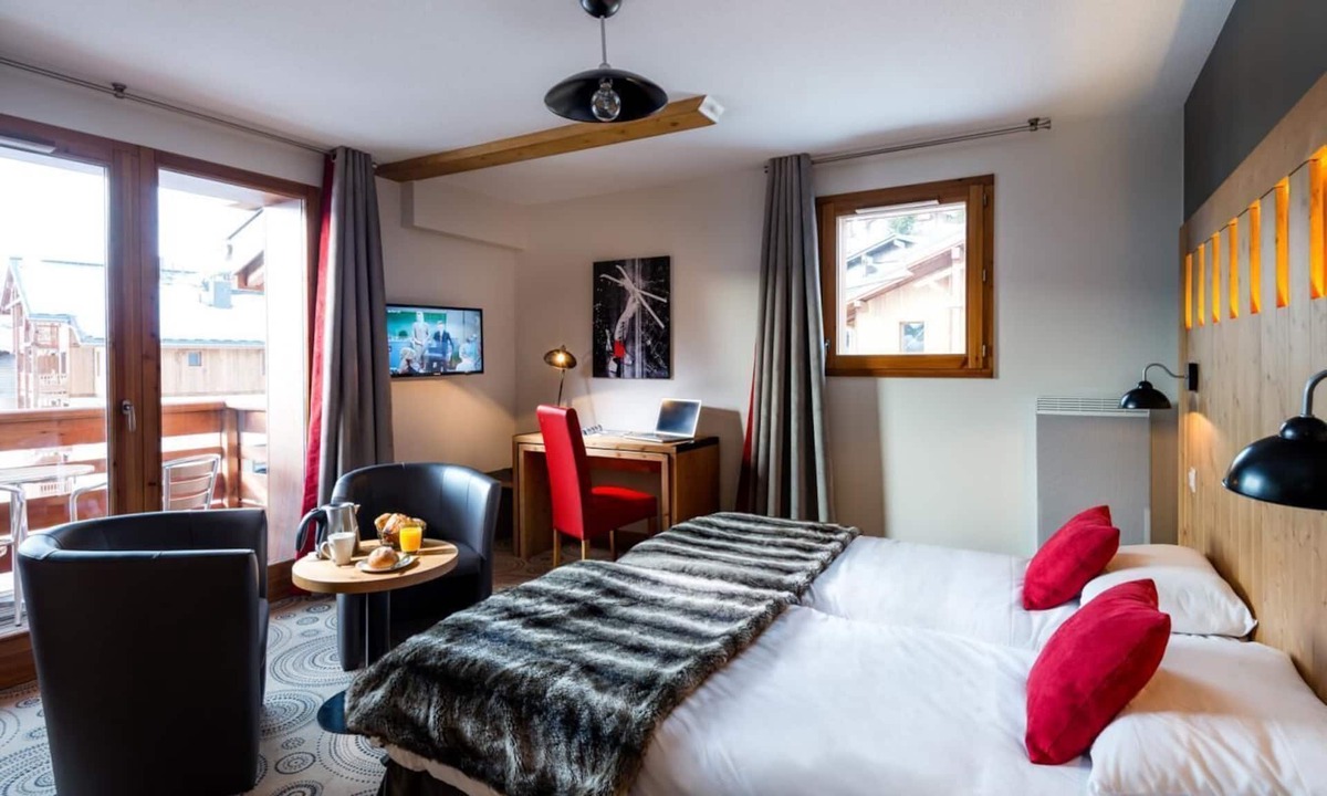 Les Saisies Apartment | 200m from ski slopes, swimming pool, sauna, hammam, terrace, balcony, tv, ski locker, 35-42m²