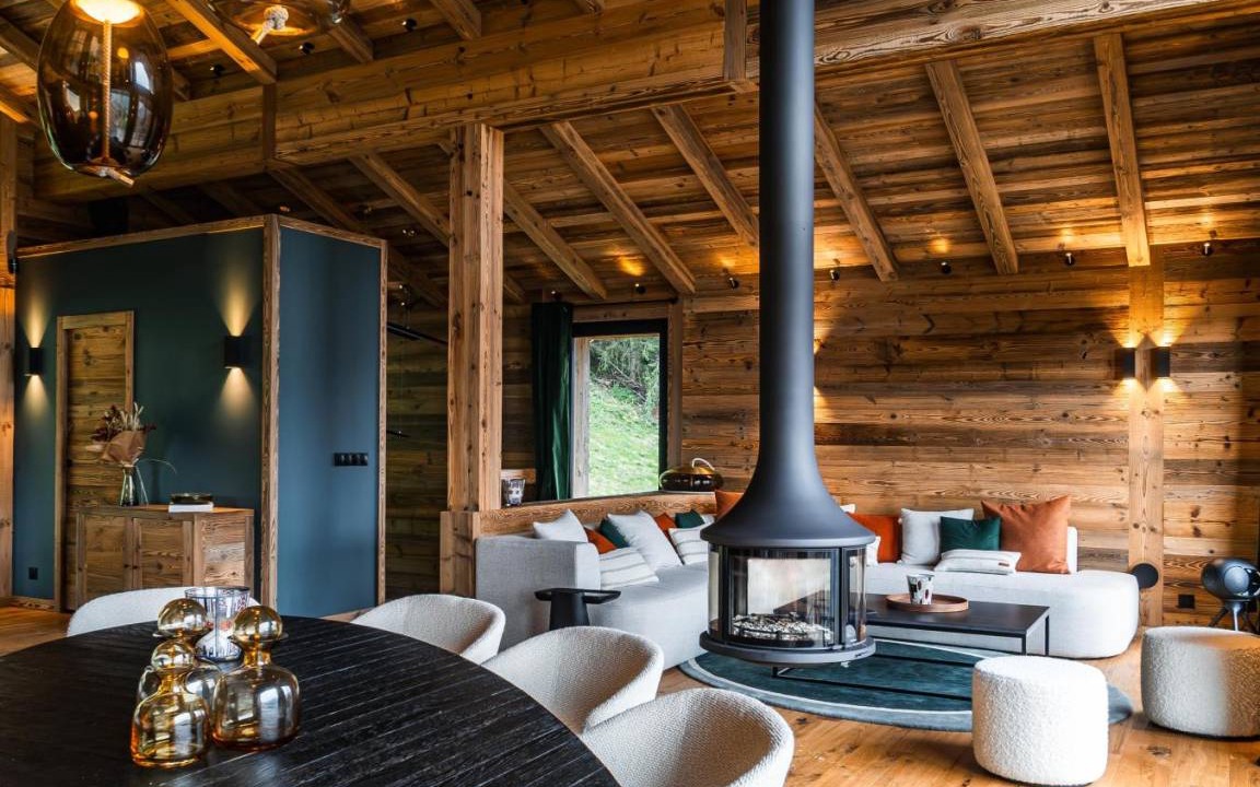 Montalbert Ski Chalet | 220 m² Chalet ∙ 4 bedrooms ∙ 10 guests