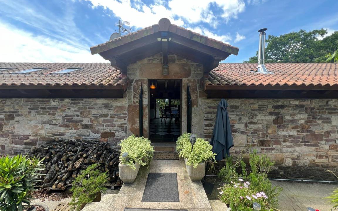 Elgorriaga House | 220 m² House ∙ 5 bedrooms ∙ 12 guests