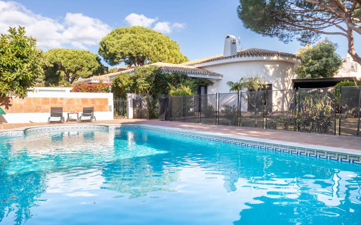 Calahonda Villa | 252 m² Villa ∙ 4 bedrooms ∙ 12 guests