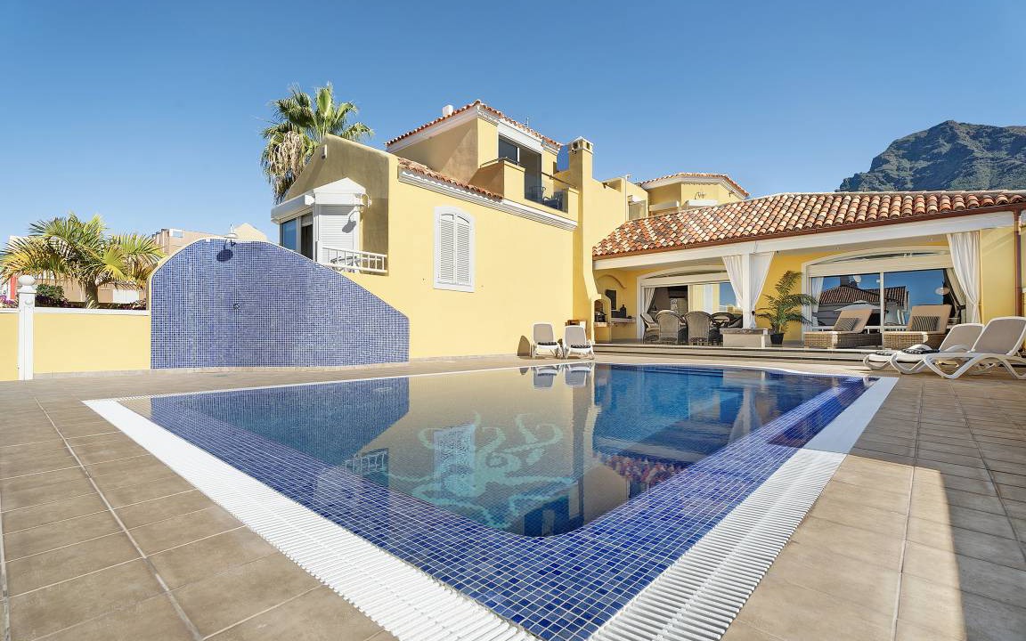 Costa Adeje Villa | 255 m² Villa ∙ 4 bedrooms ∙ 8 guests