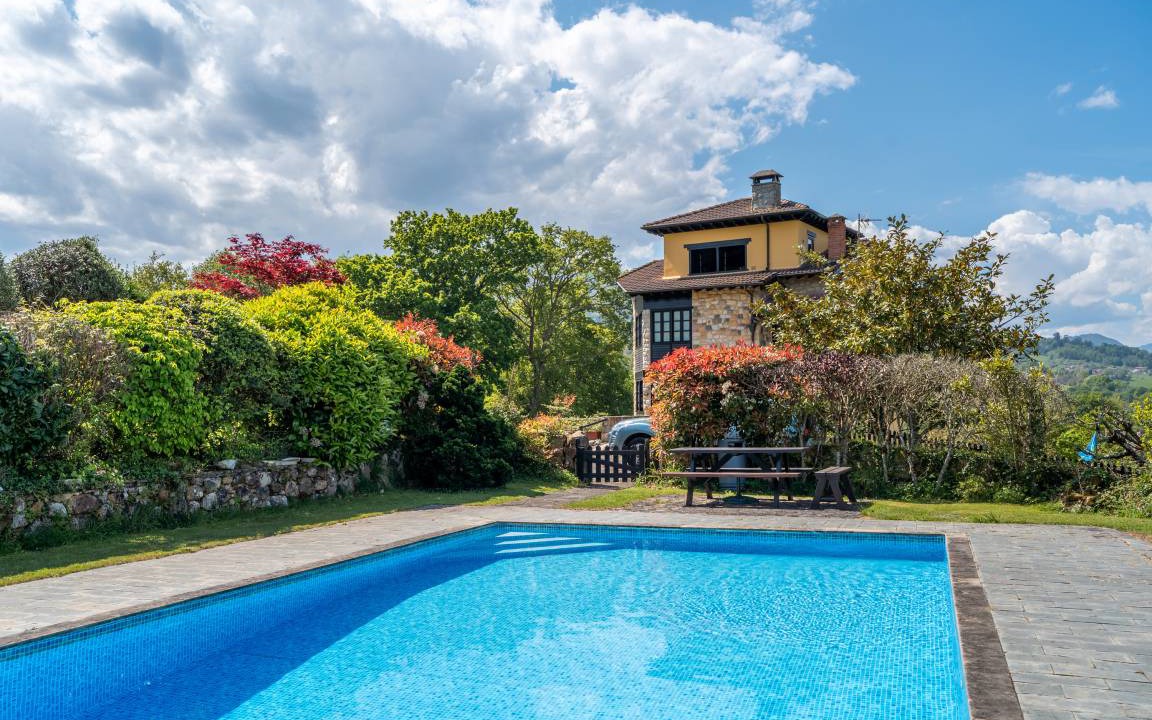 Villamayor House | 280 m² House ∙ 7 bedrooms ∙ 15 guests