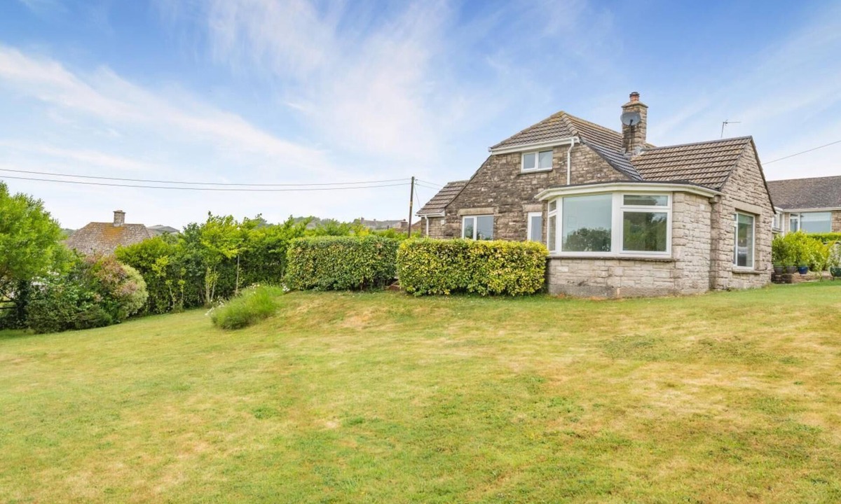 Worth Matravers House | 3 Bed in Worth Matravers (oc-h32107)