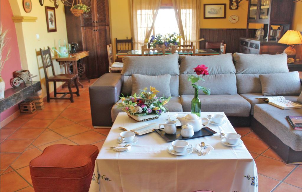 Hornachuelos House | 3 bedroom accommodation in Hornachuelos