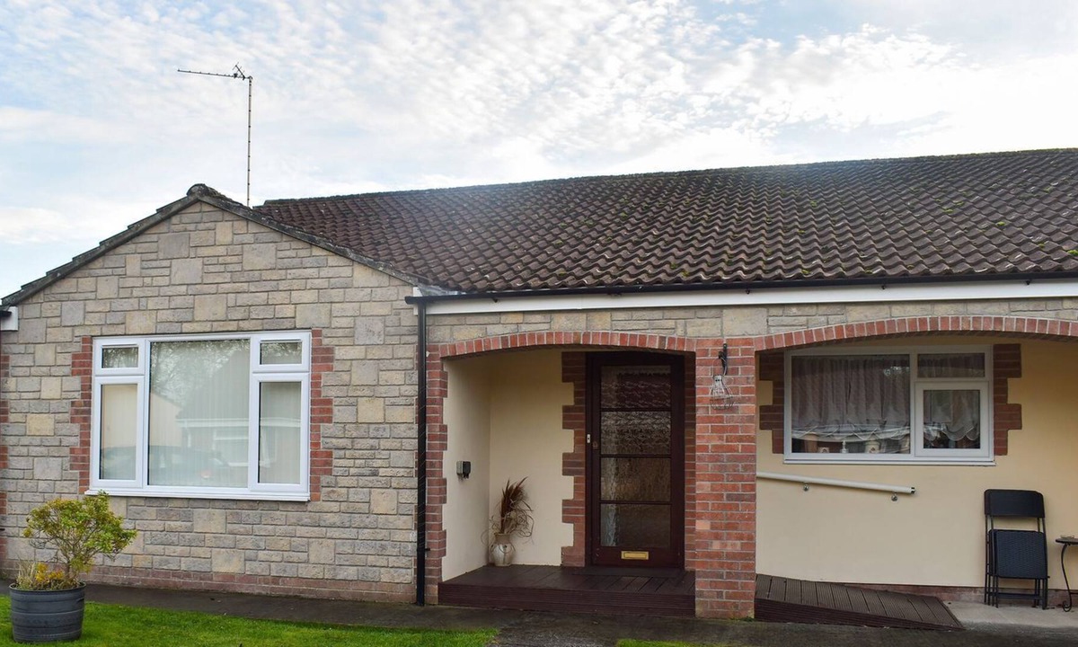 Burtle Cottage | 3 bedroom accommodation in Burtle