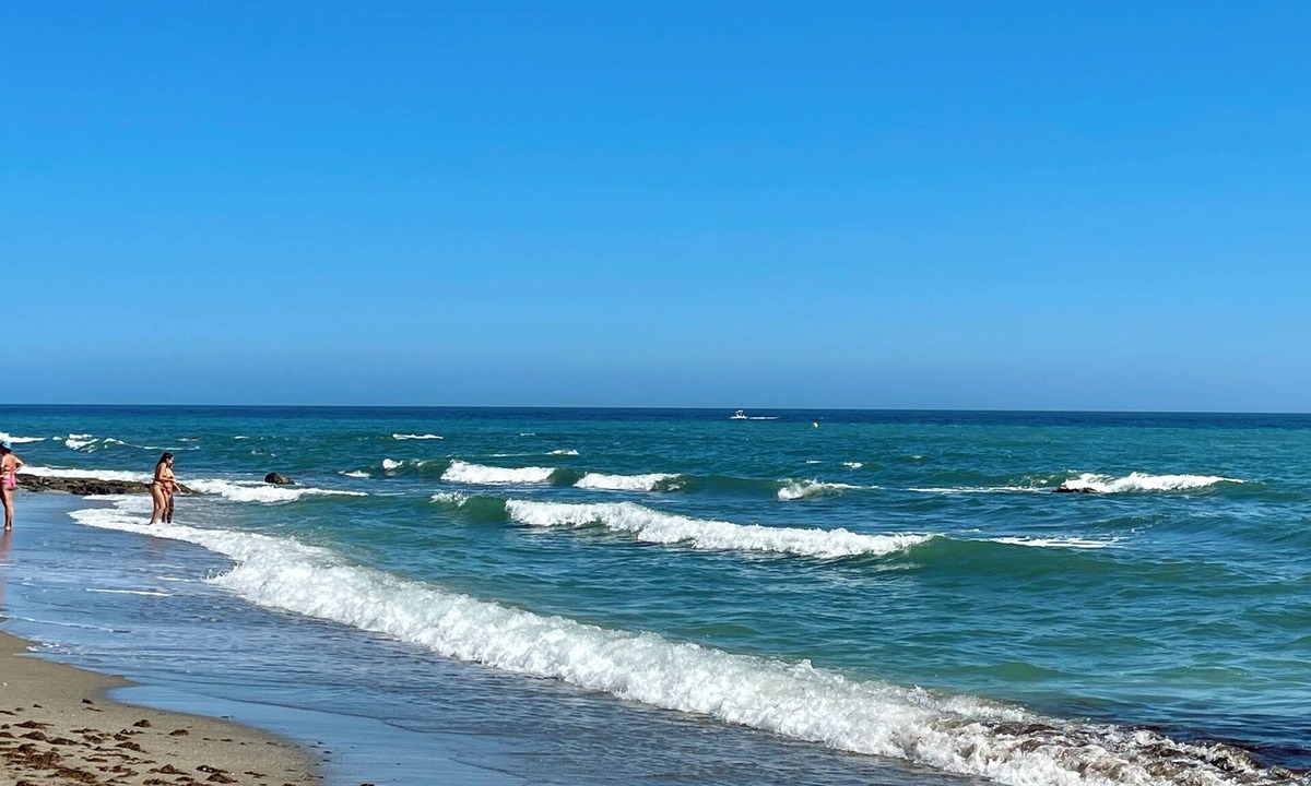 El Faro Apartment | 3/New (2024) 2-bed 2-bath Apartment. Community pool & local beach (3-min drive)