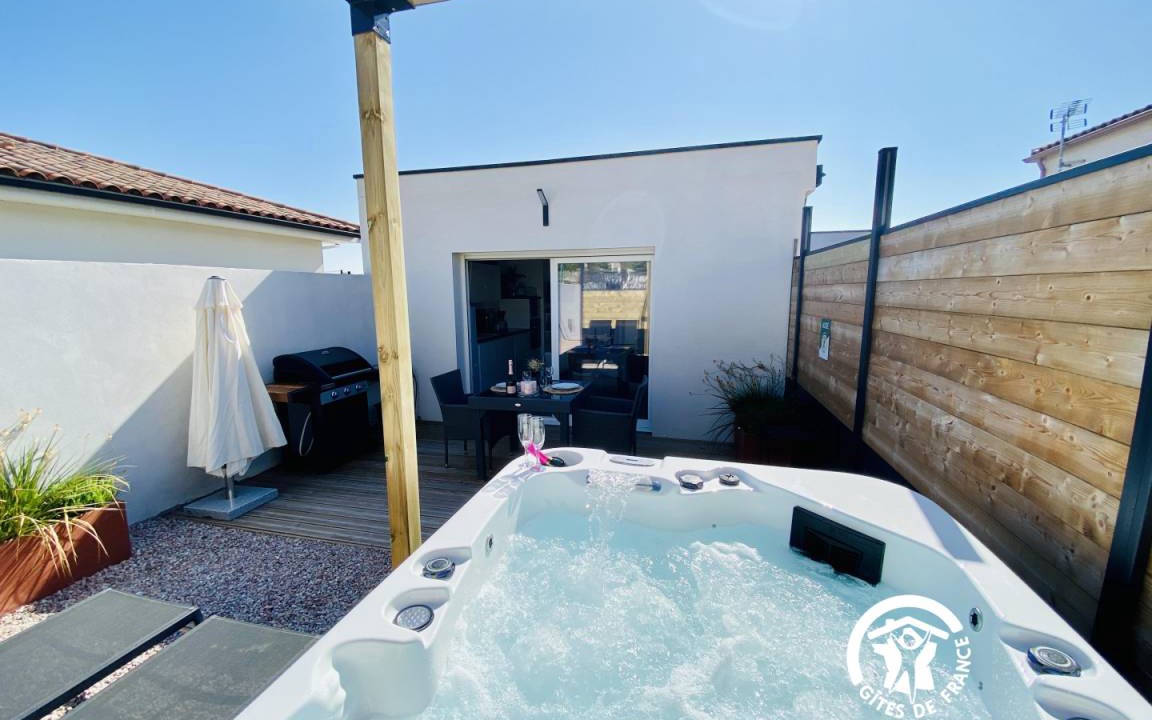 Villemoustaussou House | 30 m² Gîte ∙ 1 bedroom ∙ 2 guests