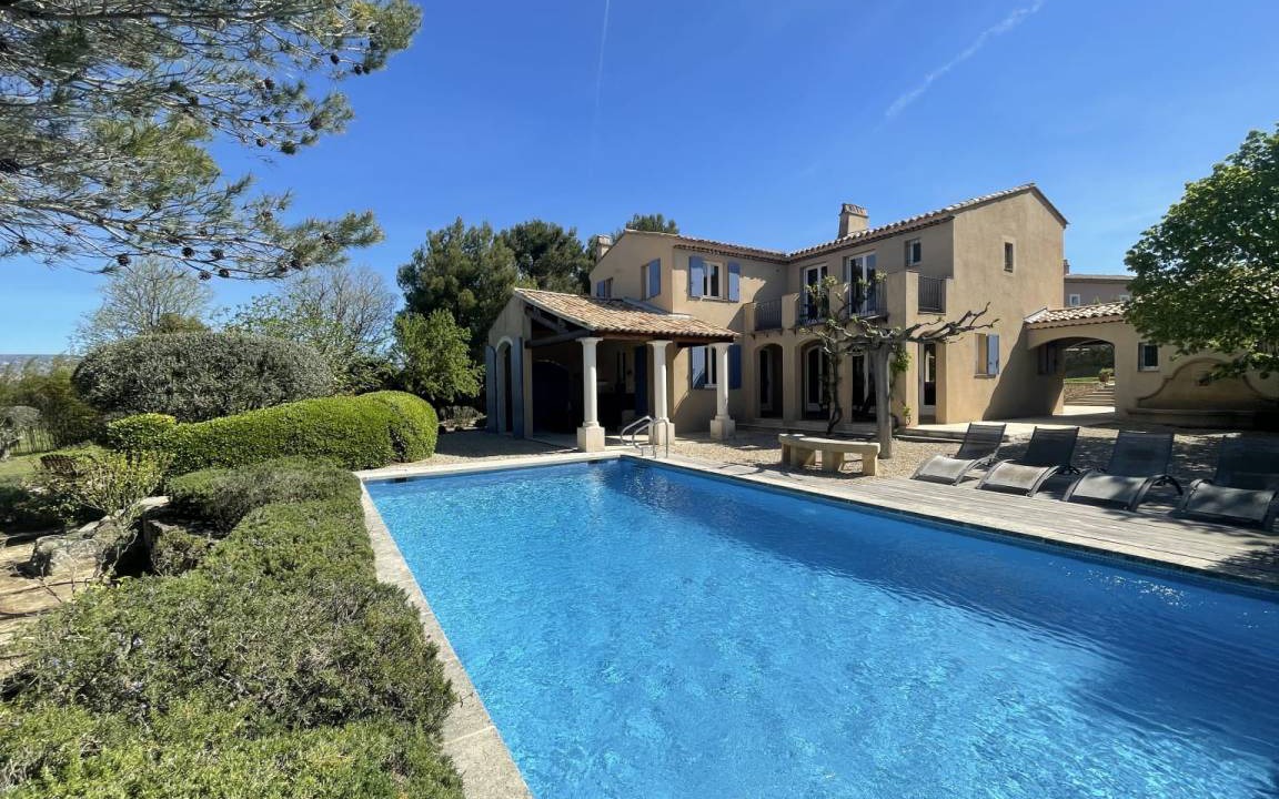 Pont Royal House | 300 m² House ∙ 6 bedrooms ∙ 12 guests