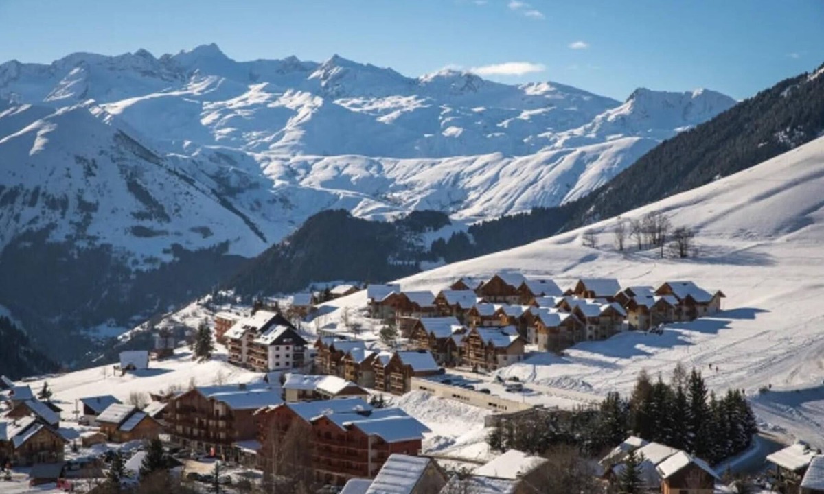 Albiez-le-Vieux Apartment | 300m from ski slopes, 1st floor, view mountain, balcony, parking, tv, ski locker, 45m²