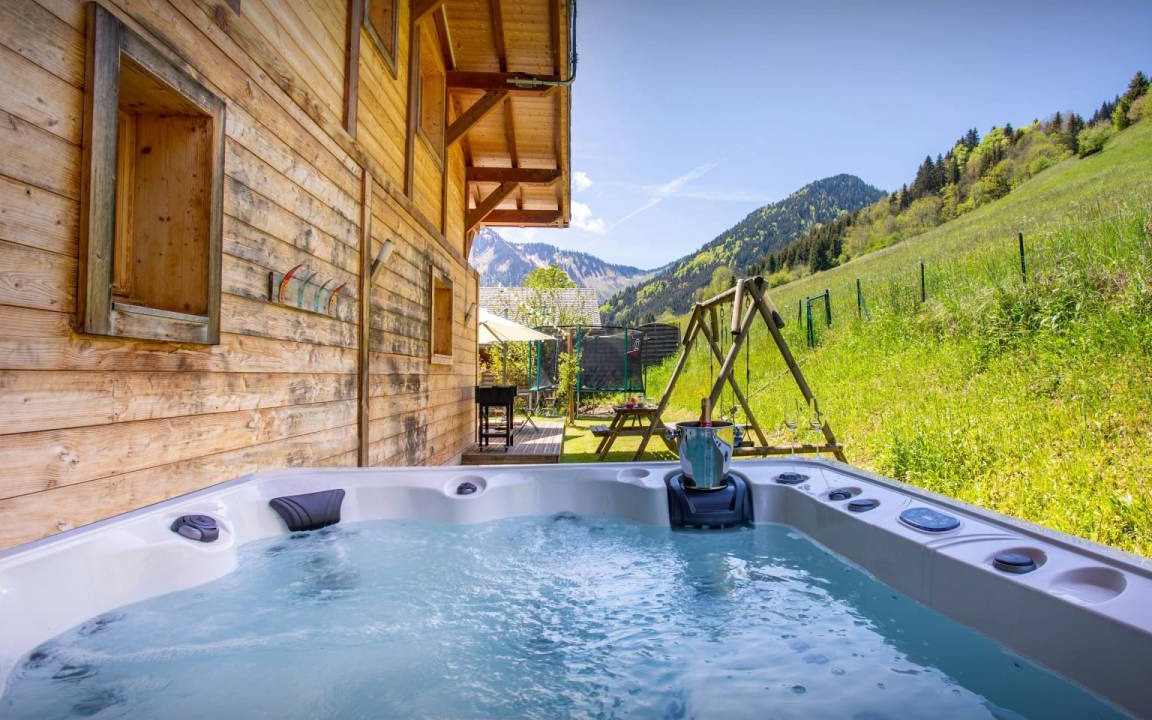 Seytroux Ski Chalet | 325 m² Chalet ∙ 7 bedrooms ∙ 14 guests