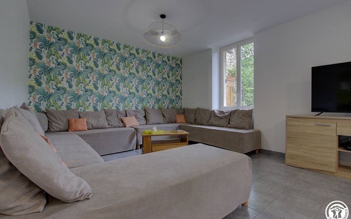 Cerdon House | 330 m² Gîte ∙ 8 bedrooms ∙ 20 guests