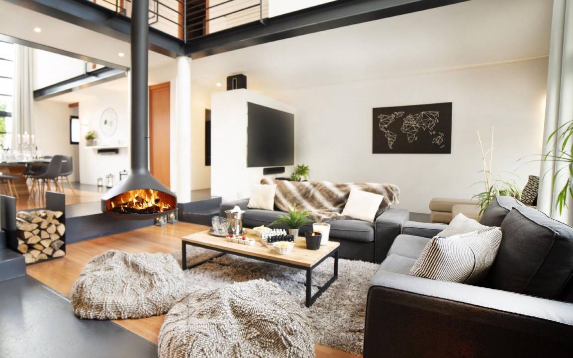 Saint-Genis-Pouilly House | 350 m² House ∙ 5 bedrooms ∙ 12 guests