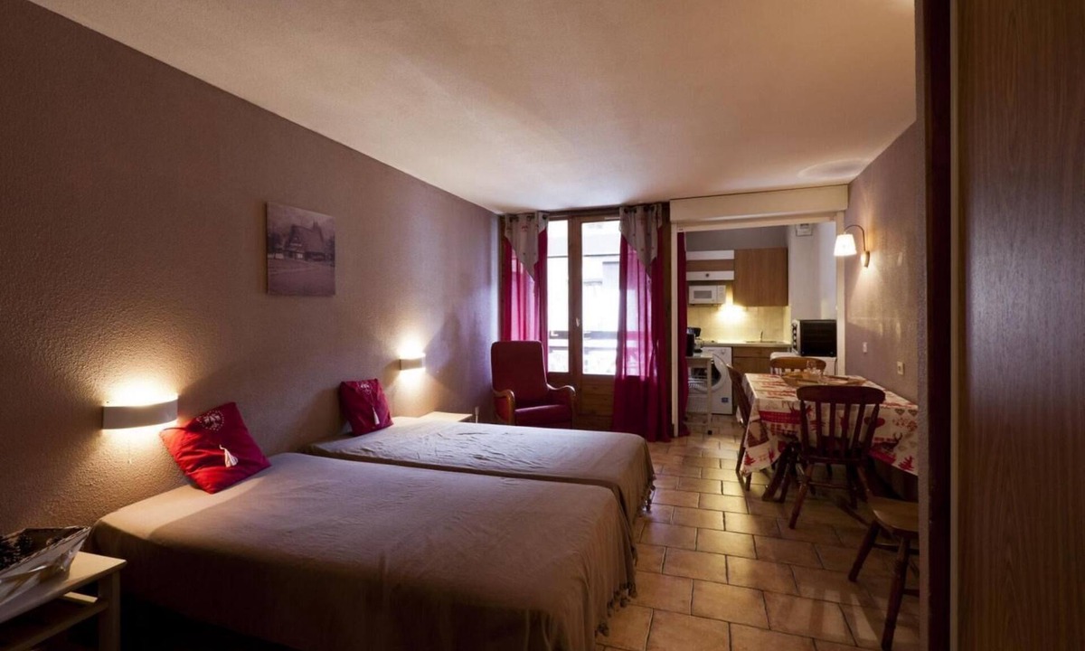 Brides-les-Bains Apartment | 3rd floor, balcony, parking, tv, ski locker, 28m², Brides Les Bains
