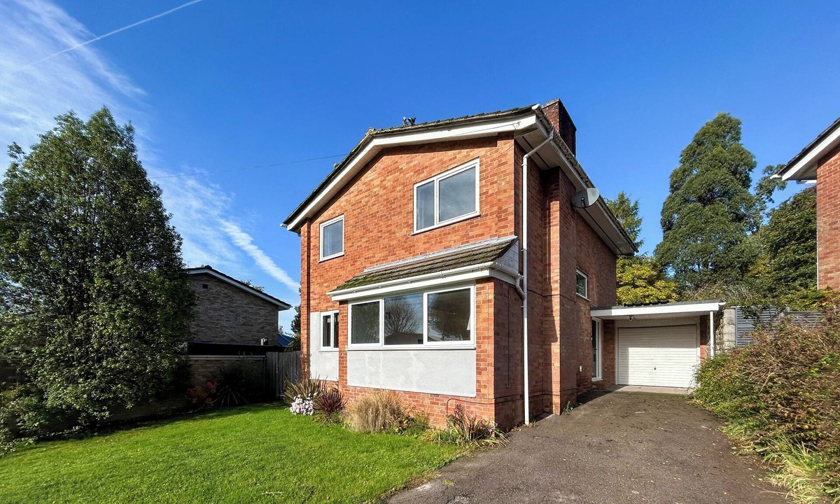 Locks Heath Cottage | 4 bedroom accommodation in Sarisbury Green, Southampton