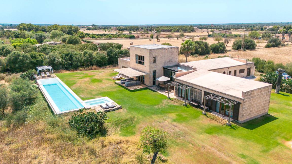 Campos House | 400 m² House ∙ 4 bedrooms ∙ 8 guests