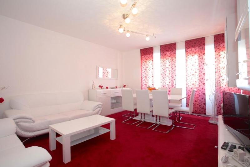Vahrenwald House | 4893 Private Room 1 Person