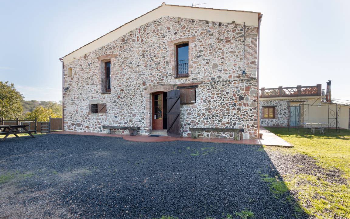 Caldes de Montbui House | 500 m² House ∙ 7 bedrooms ∙ 39 guests