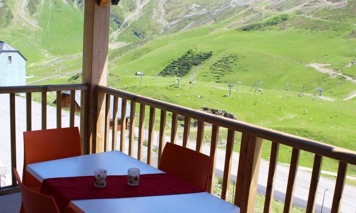 La Mongie Apartment | 50m from ski slopes, view ski slopes, swimming pool, terrace, parking, tv, ski locker, 30-35m²