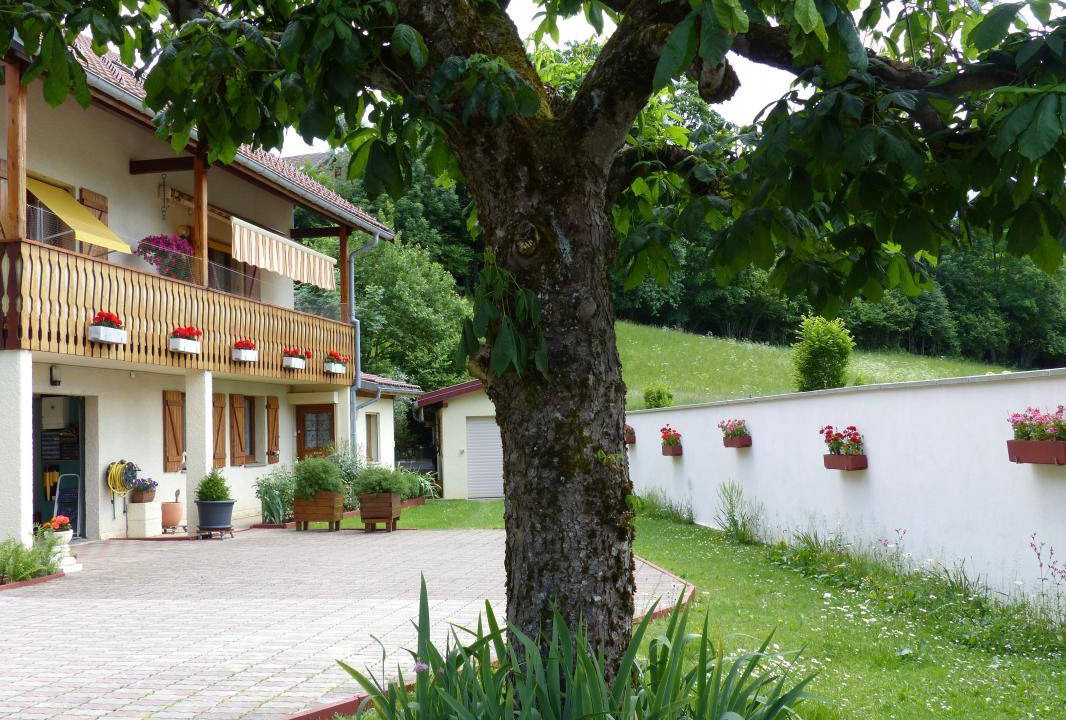 Les Hopitaux-Neufs House | 52 m² Gîte ∙ 1 bedroom ∙ 2 guests