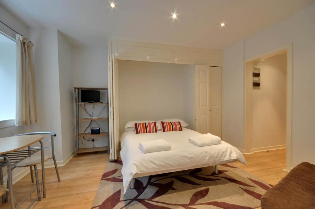 West Cliff Apartment | 61 Westcliff Studio