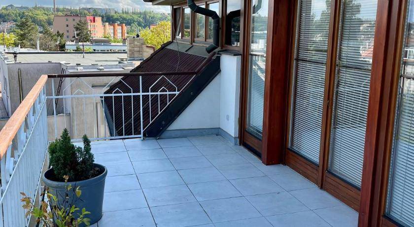 Hanspaulka Apartment | 73 m² Apartment ∙ 2 bedrooms ∙ 4 guests