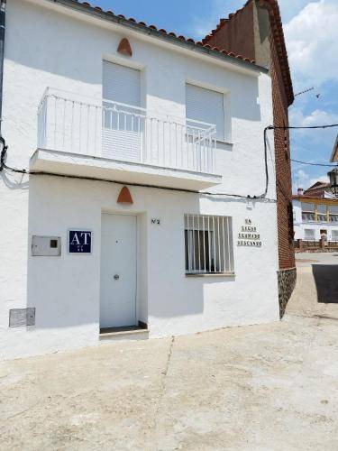 Torrejon El Rubio House | 76 m² House ∙ 2 bedrooms ∙ 6 guests