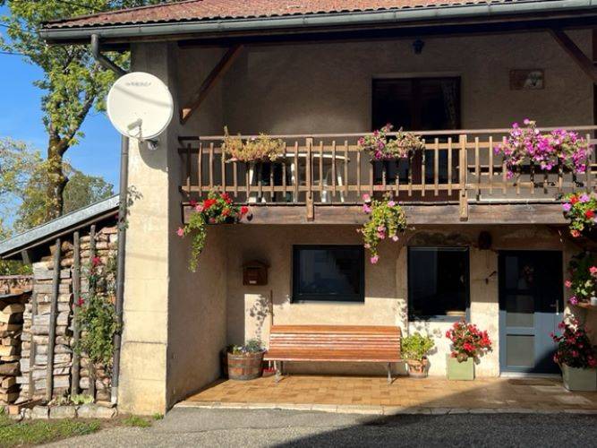 Giron House | 80 m² Gîte ∙ 2 bedrooms ∙ 5 guests