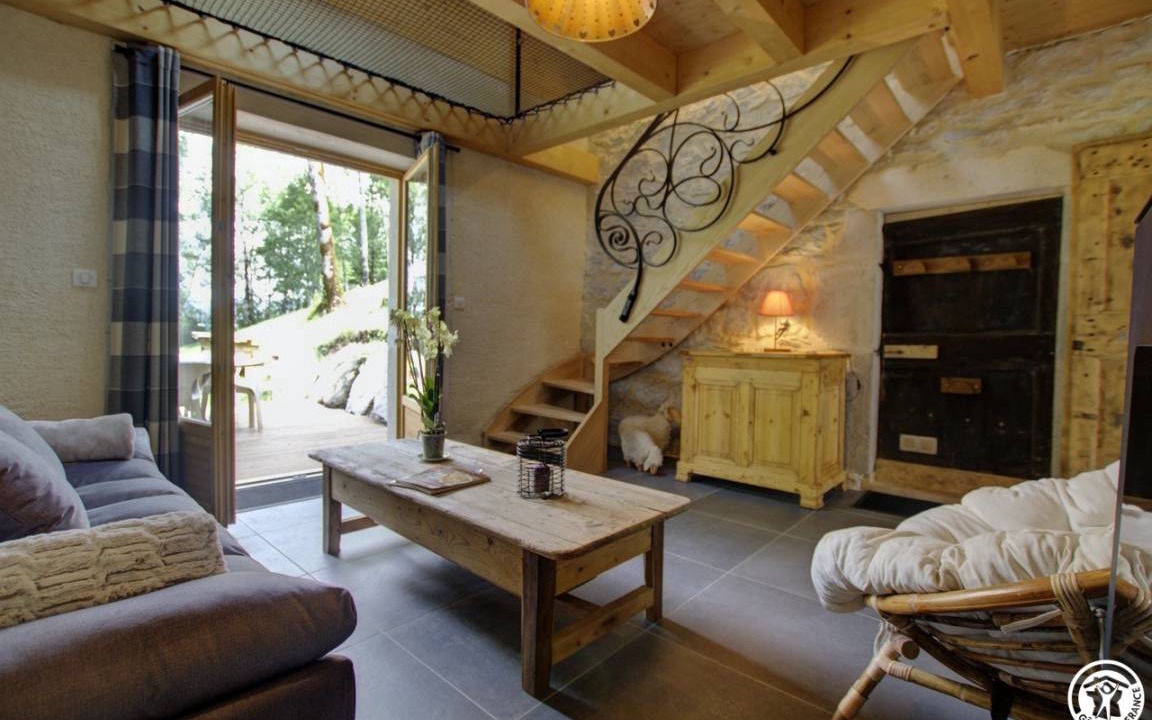 Saint-Germain-de-Joux House | 84 m² Gîte ∙ 1 bedroom ∙ 6 guests