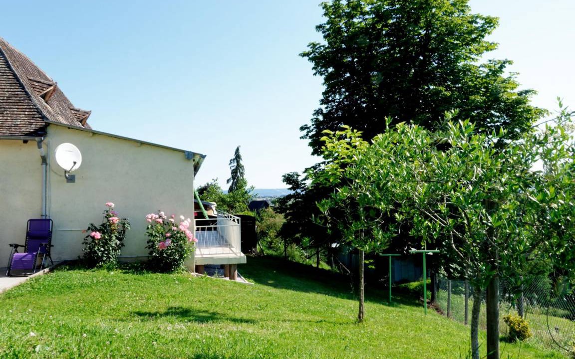 Saint-Cyprien House | 85 m² Gîte ∙ 2 bedrooms ∙ 4 guests