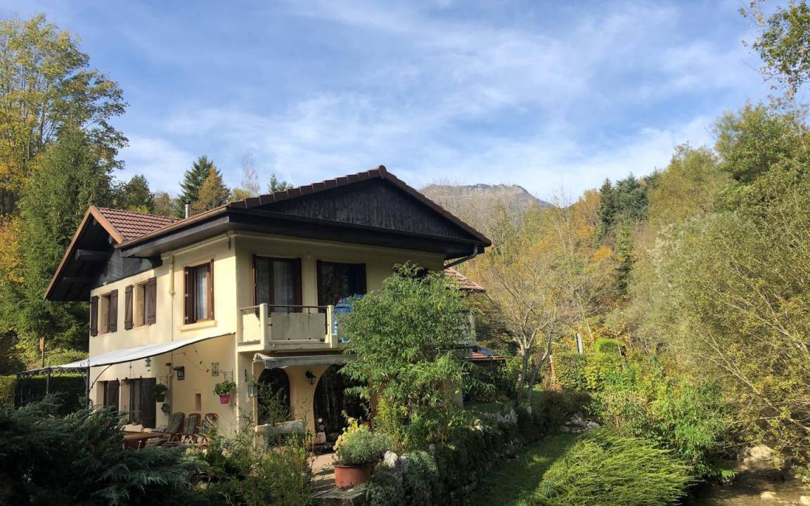 Gex House | 90 m² Gîte ∙ 3 bedrooms ∙ 6 guests