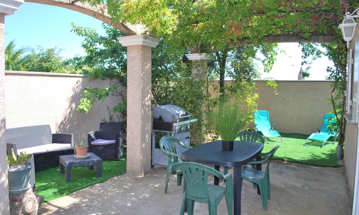 Usclas-d'Herault Apartment | air-conditioned studio with private pool access