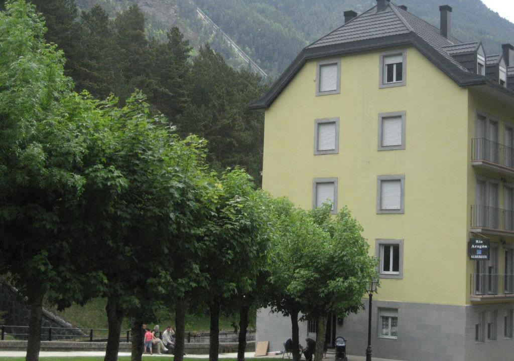 Canfranc-Estacion Hostel | Albergue Turístico Rio Aragon