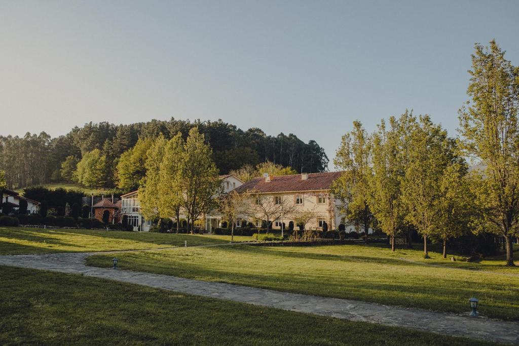 Traslavina Hotel | Amalurra Ecohotel & Retreat Center