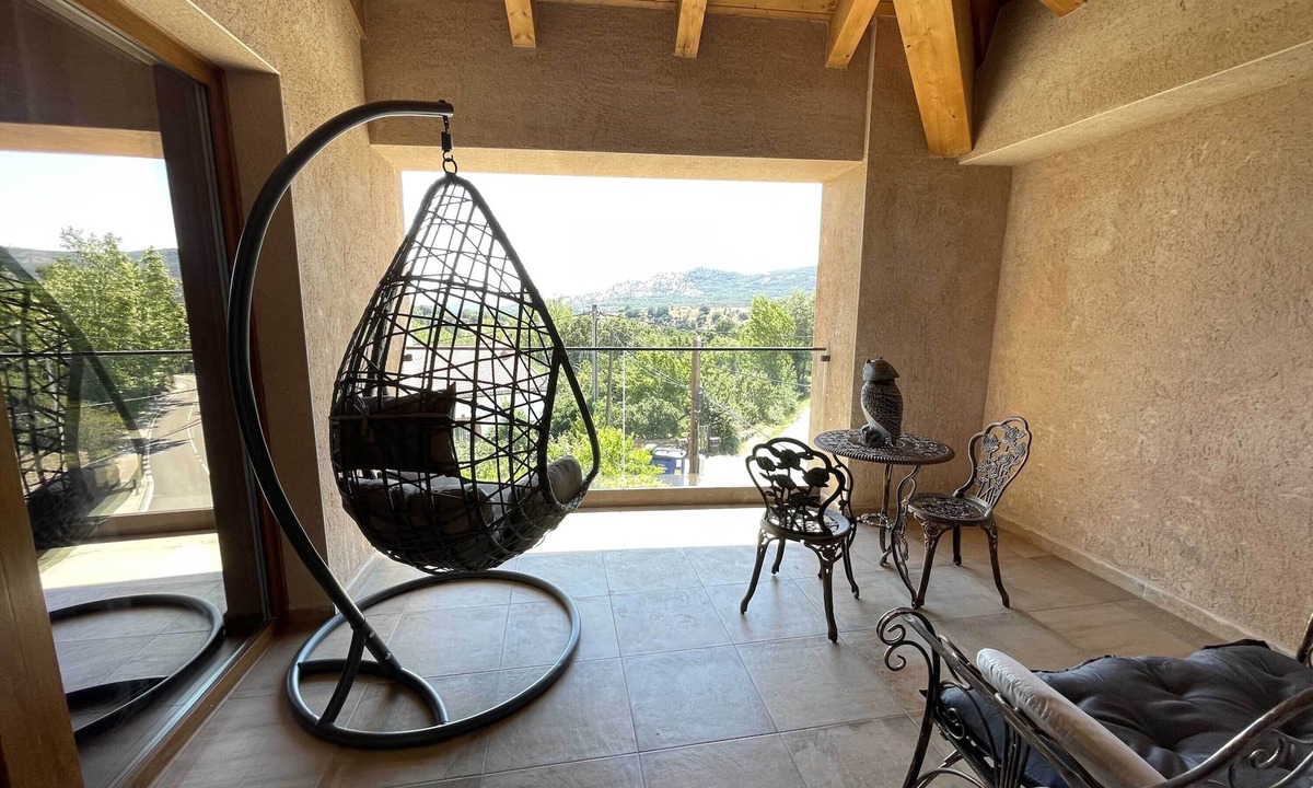 Montejo de la Sierra Apartment | Apartamento de Vistas Privilegiadas a la Reserva de la Biosfera y Exquisita Decoración Ecléctica