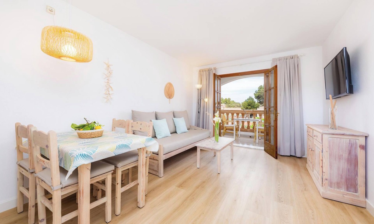 Canyamel Apartment | Apartment Close to the Beach with Pool Access, Private Terrace, Air Conditioning and Wi-Fi