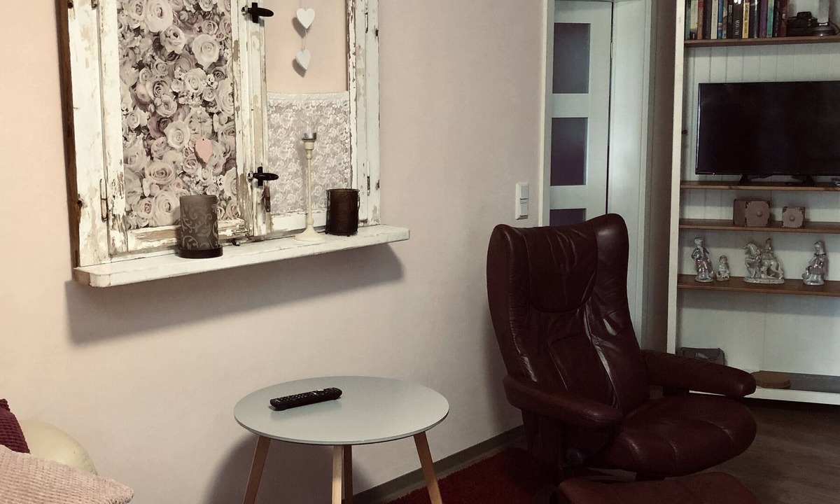 Sababurg Apartment | Apartment 'Dornröschenstube' with Shared Garden, Balcony and Wi-Fi